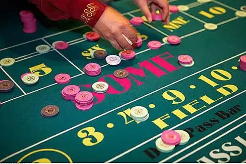7spin mobile platform showing sports betting and casino games on a smartphone screen